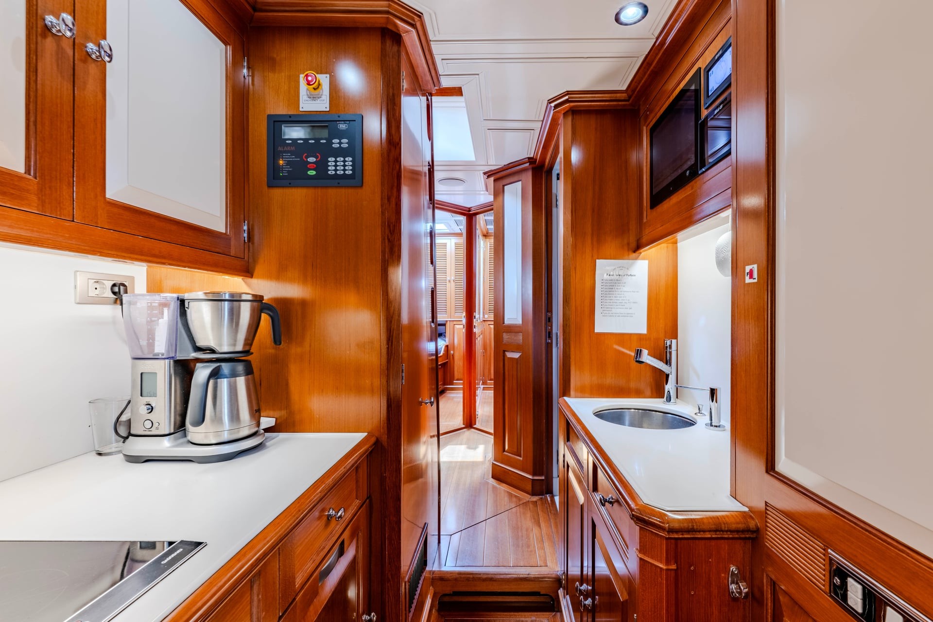 25-Royal Huisman FOFTEIN